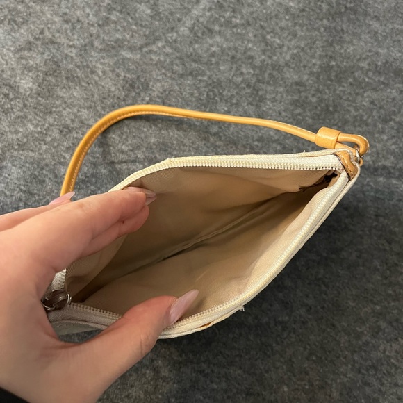 Limited Edition Coach Bee Wristlet - Picture 5 of 5